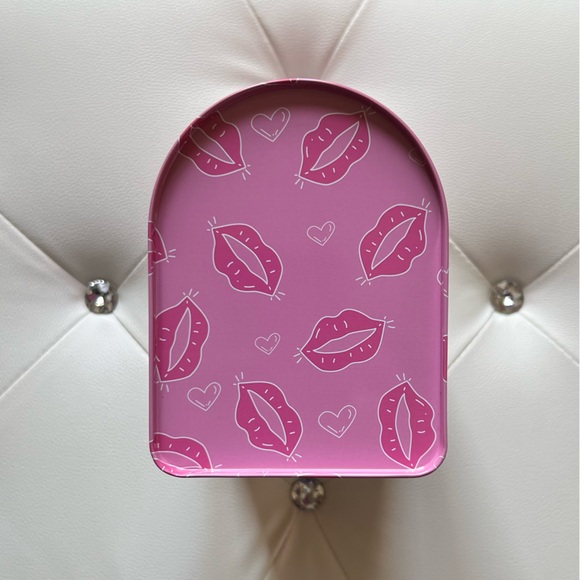 Tin Mailbox - Picture 3 of 5